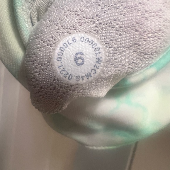 EUC Lululemon Energy Bra High Neck Long Line - Picture 5 of 6